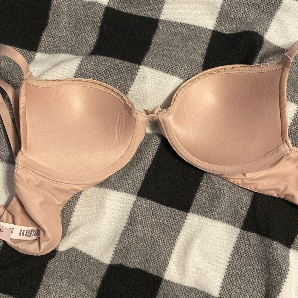 Pink Push-Up “Zinc Hearts” Bra from Victoria’s Secret - Picture 4 of 5